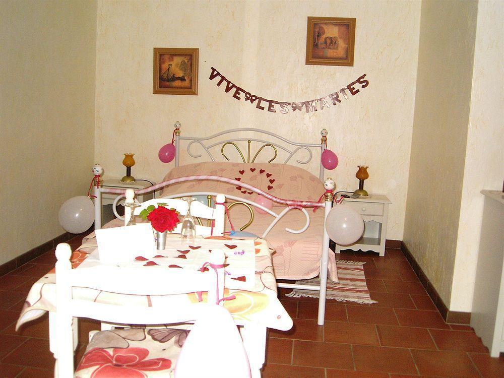 Mas Aurélia B&B Fréjus Esterno foto