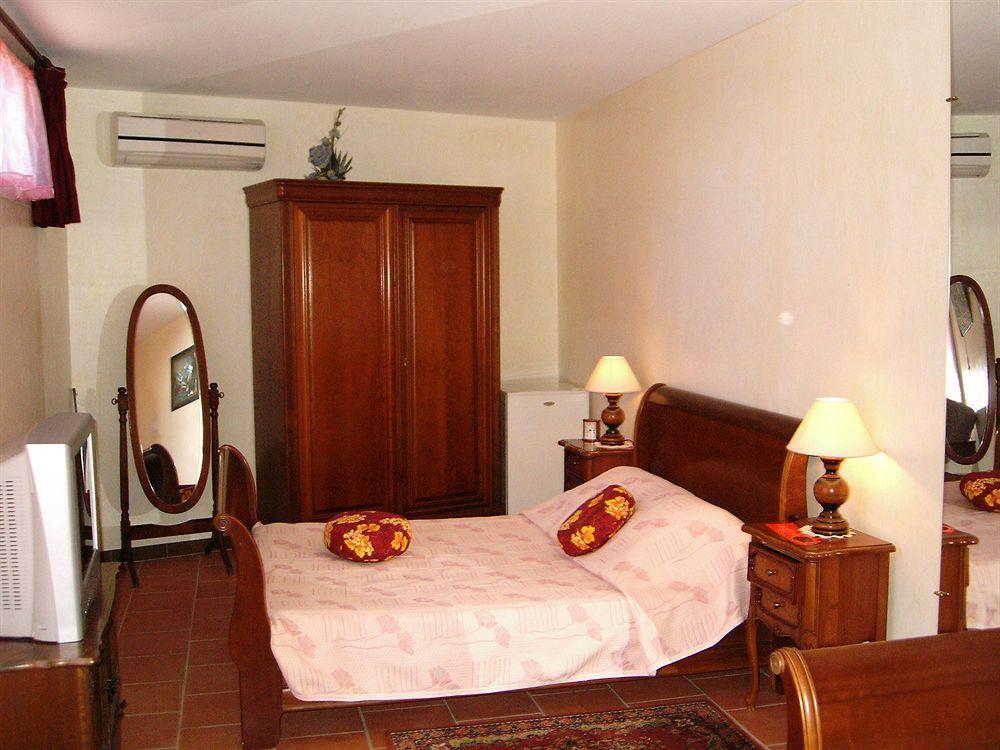 Mas Aurélia B&B Fréjus Esterno foto