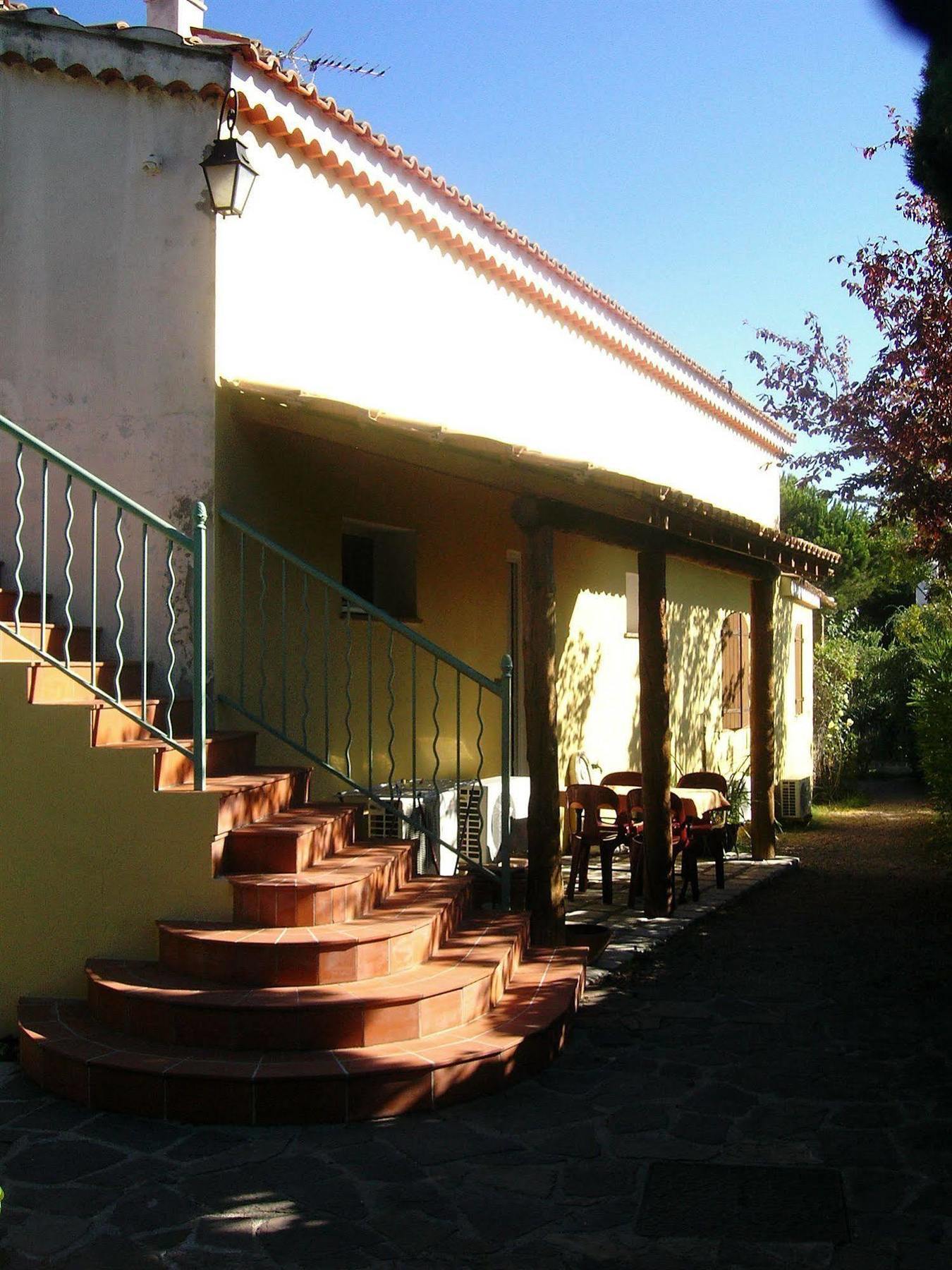 Mas Aurélia B&B Fréjus Esterno foto