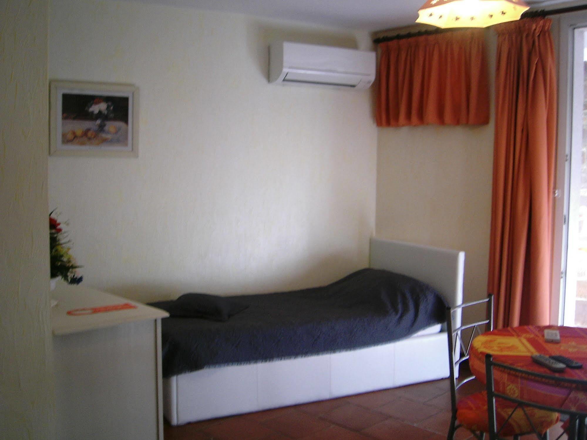 Mas Aurélia B&B Fréjus Esterno foto
