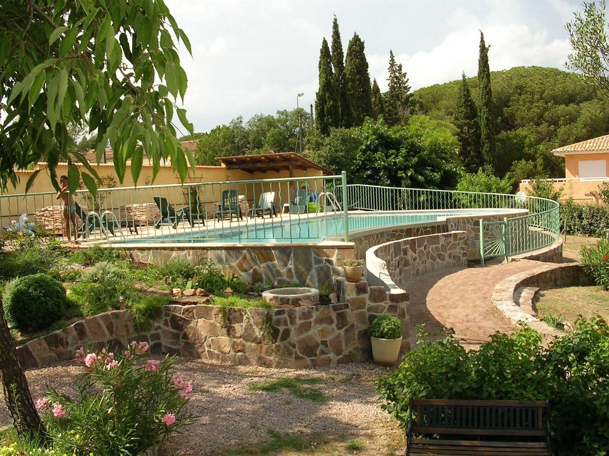 Mas Aurélia B&B Fréjus Esterno foto