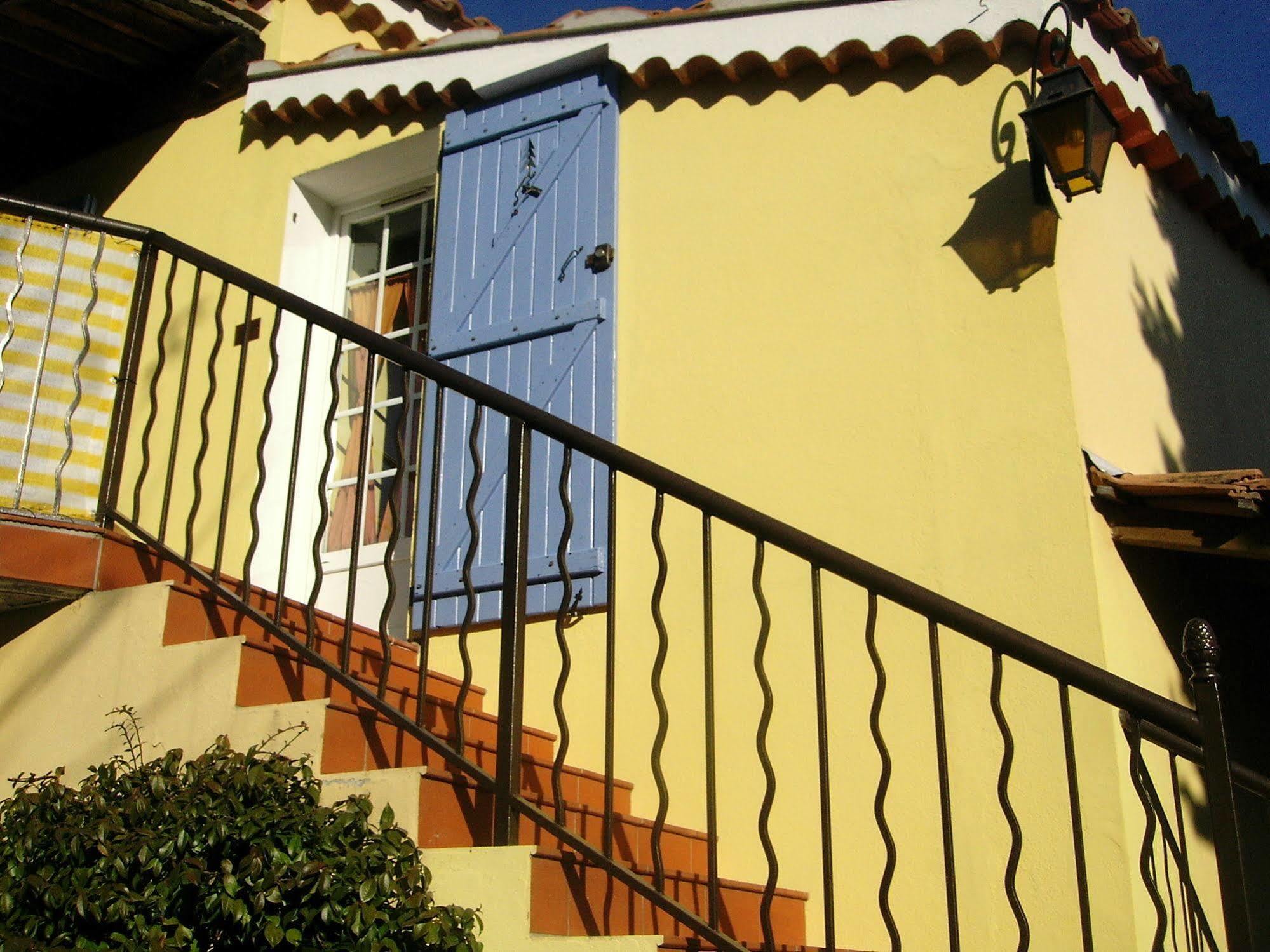 Mas Aurélia B&B Fréjus Esterno foto