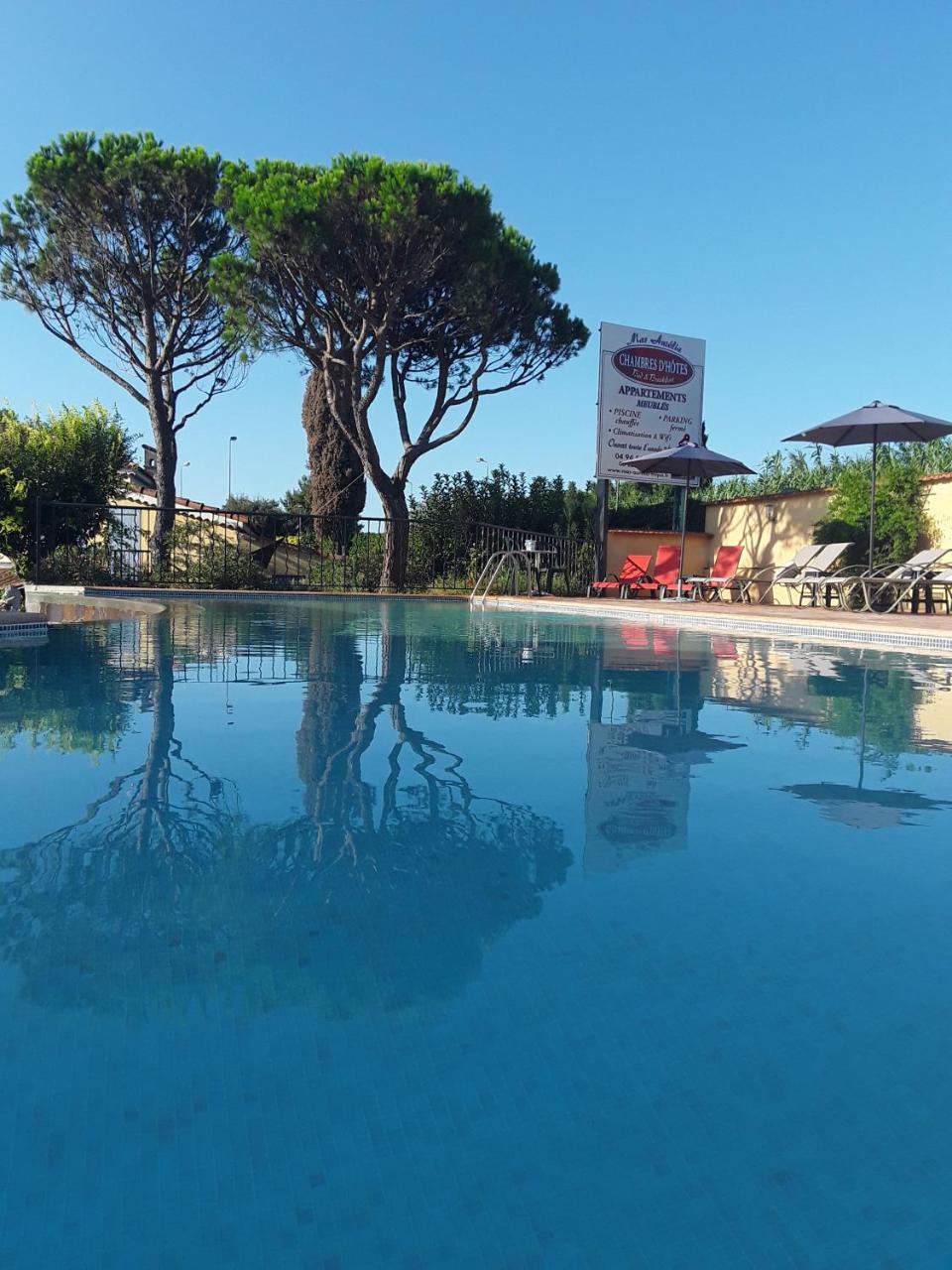 Mas Aurélia B&B Fréjus Esterno foto
