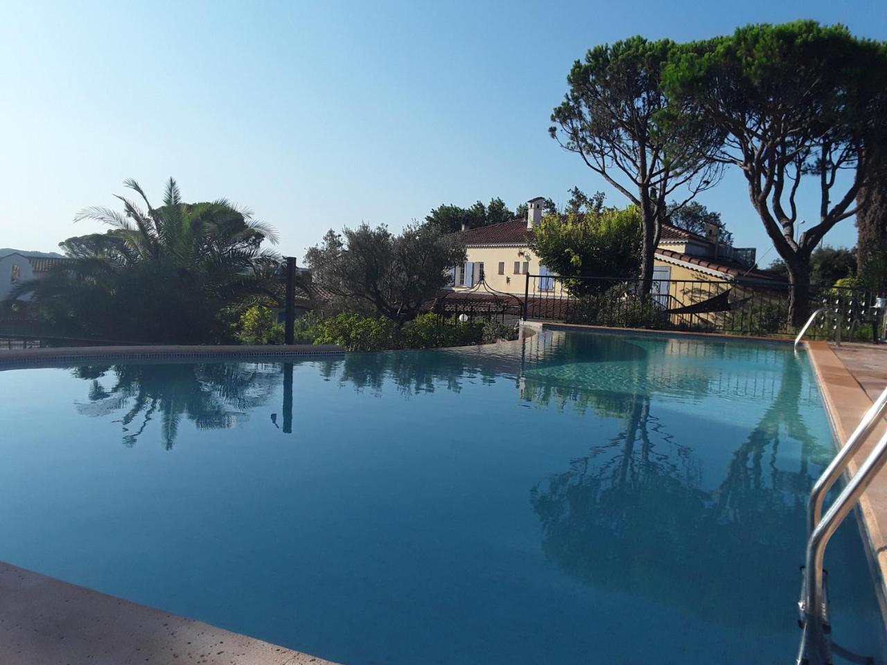Mas Aurélia B&B Fréjus Esterno foto